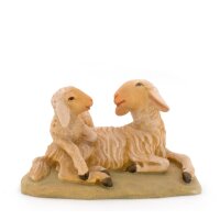 Schaf liegend mit Lamm