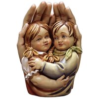 Schützende Hände mit Mädchen und Junge